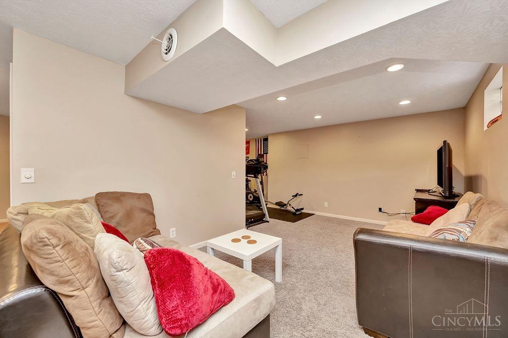 7136 Zenith Court