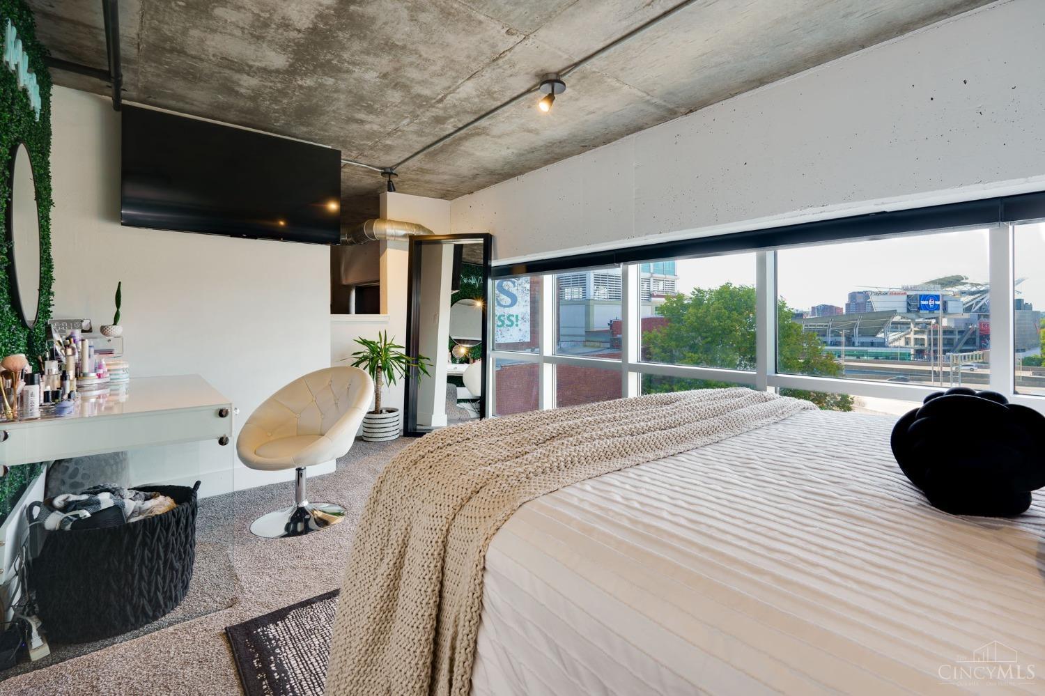 353 W Fourth Street 308