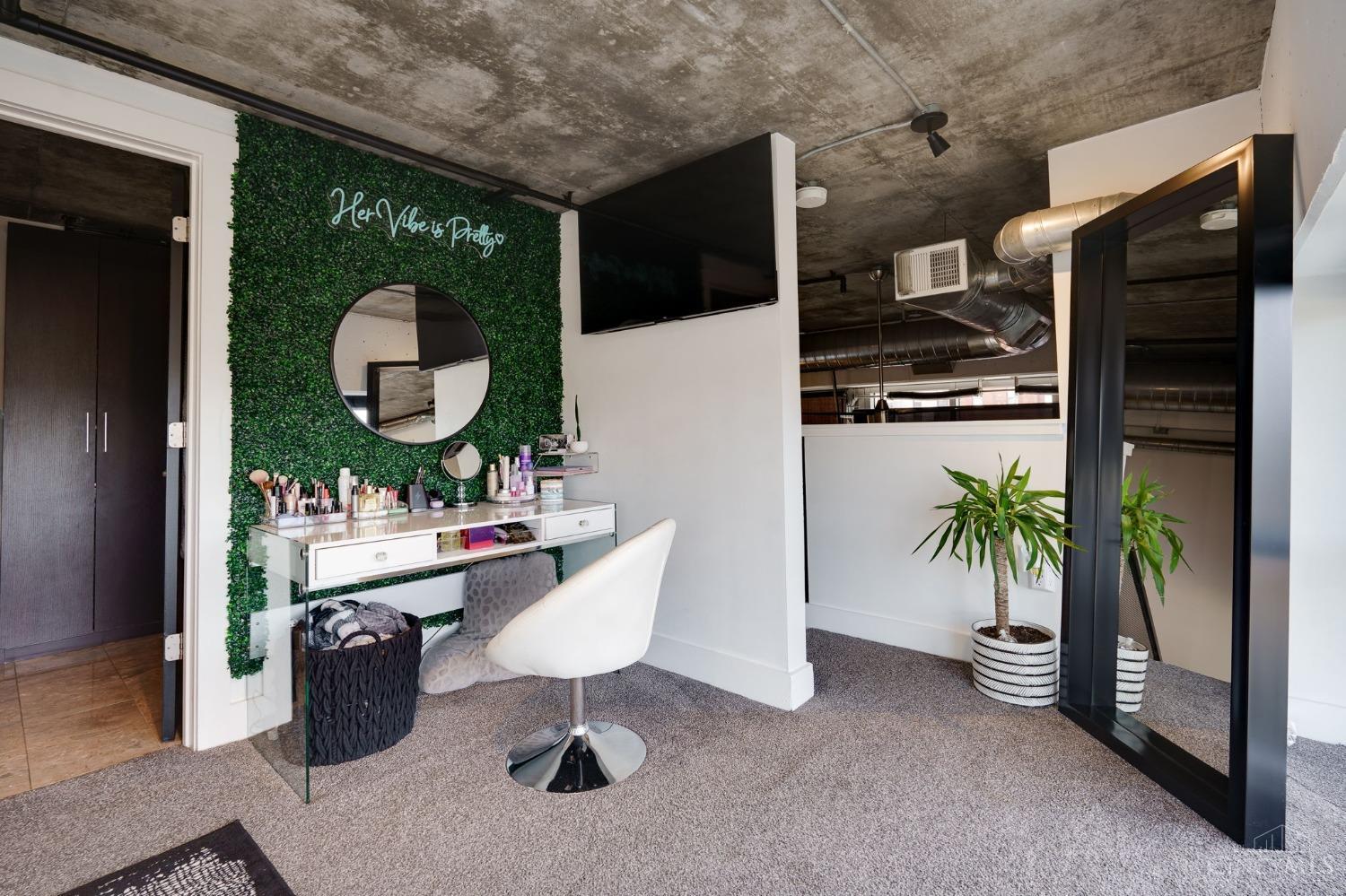 353 W Fourth Street 308