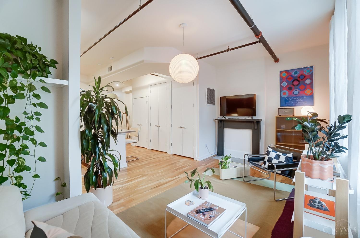 1415 Vine Street 205