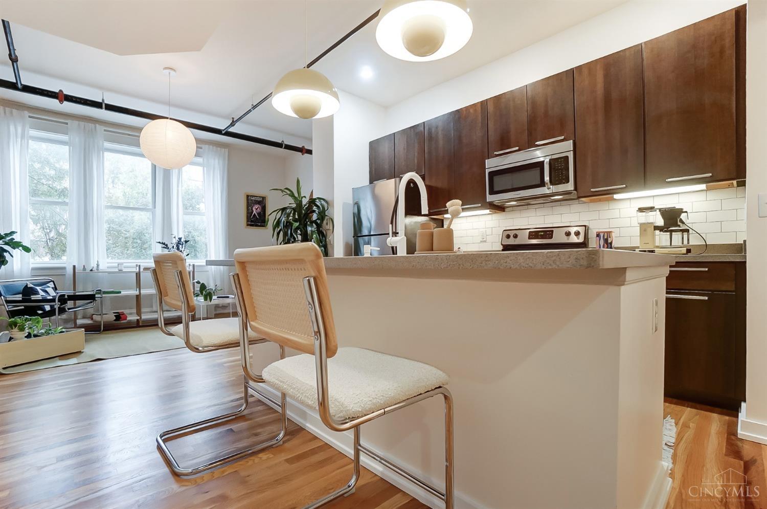 1415 Vine Street 205