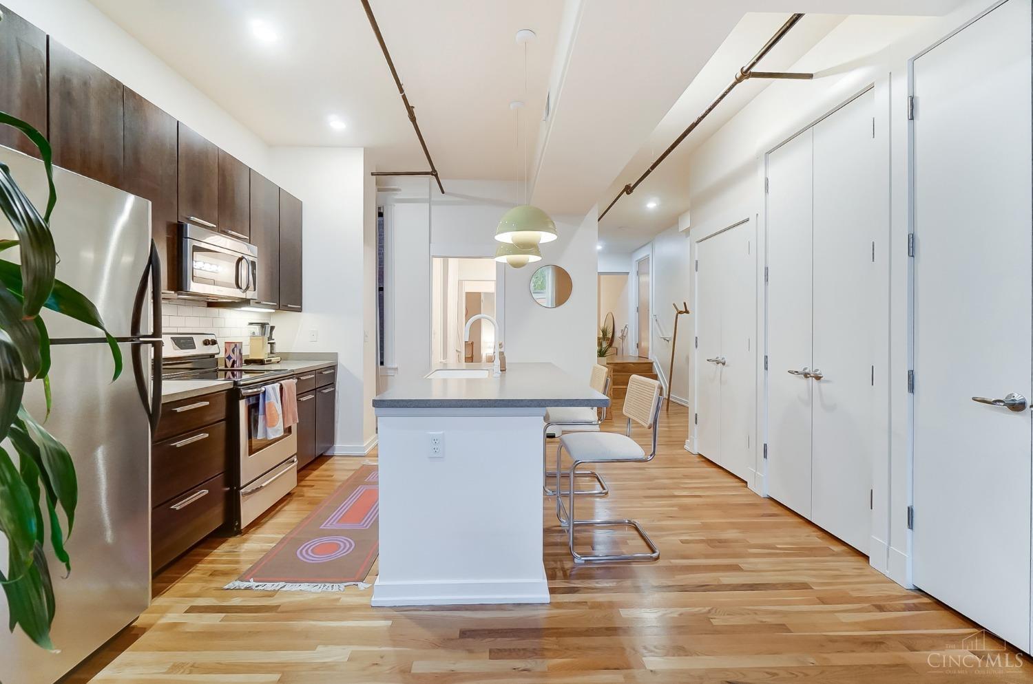 1415 Vine Street 205