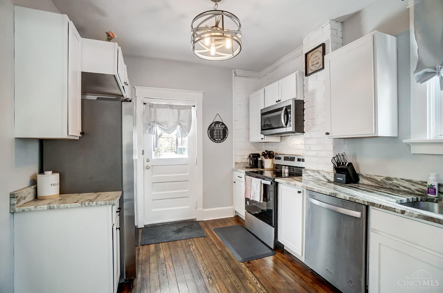 4330 Watterson Street