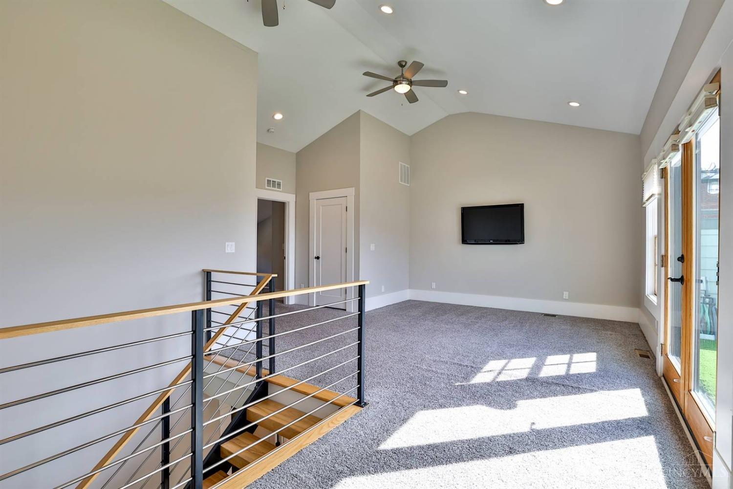 1335 Pendleton Street