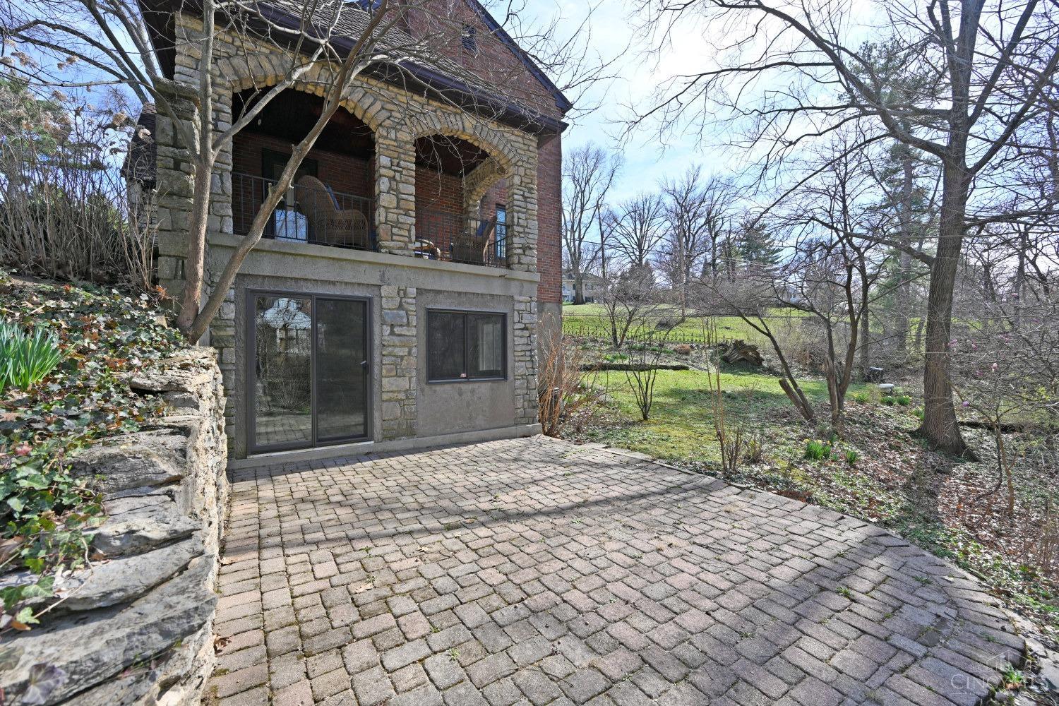 3901 N Cliff Lane