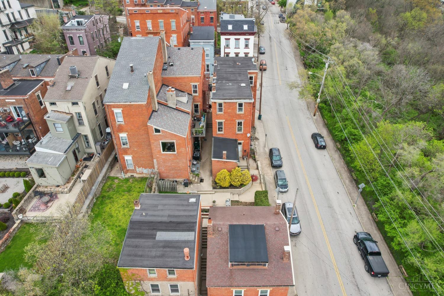 561 Milton Street E