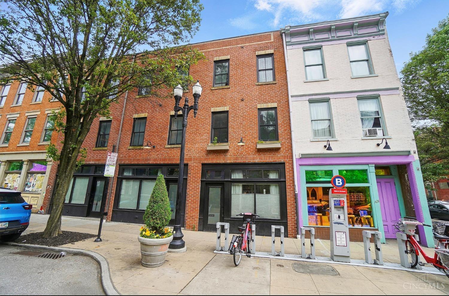 1428 Main Street