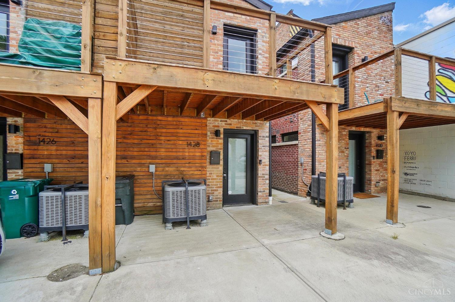 1428 Main Street