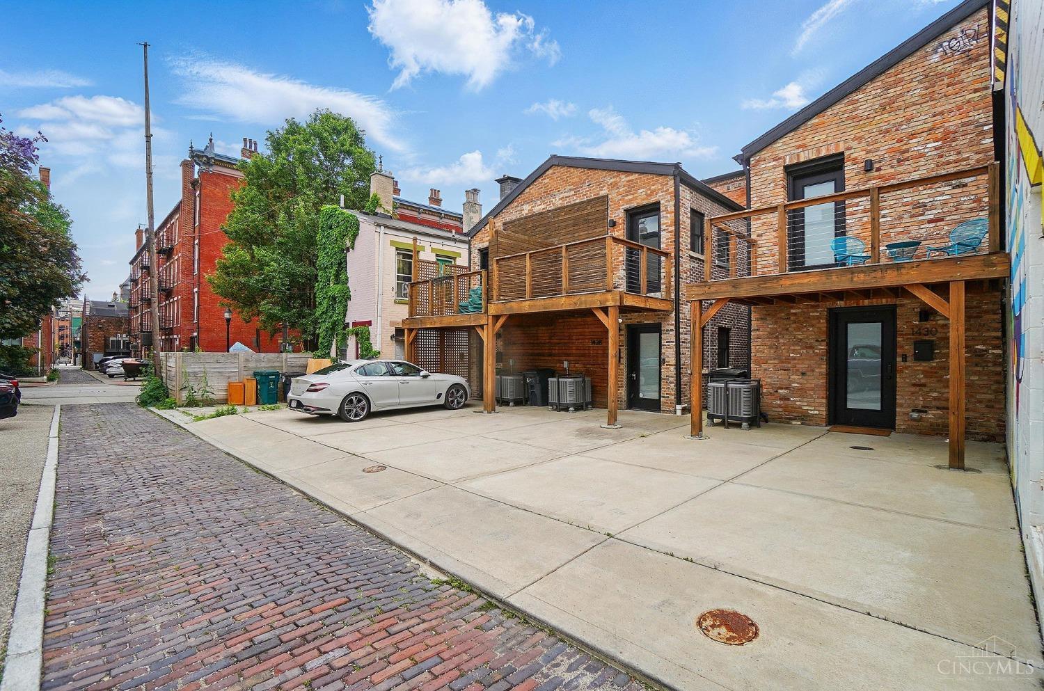 1428 Main Street
