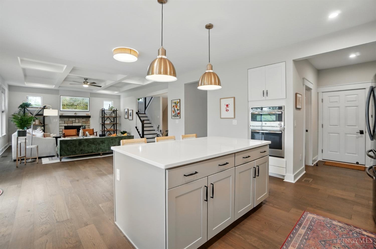 7202 Treetop Lane