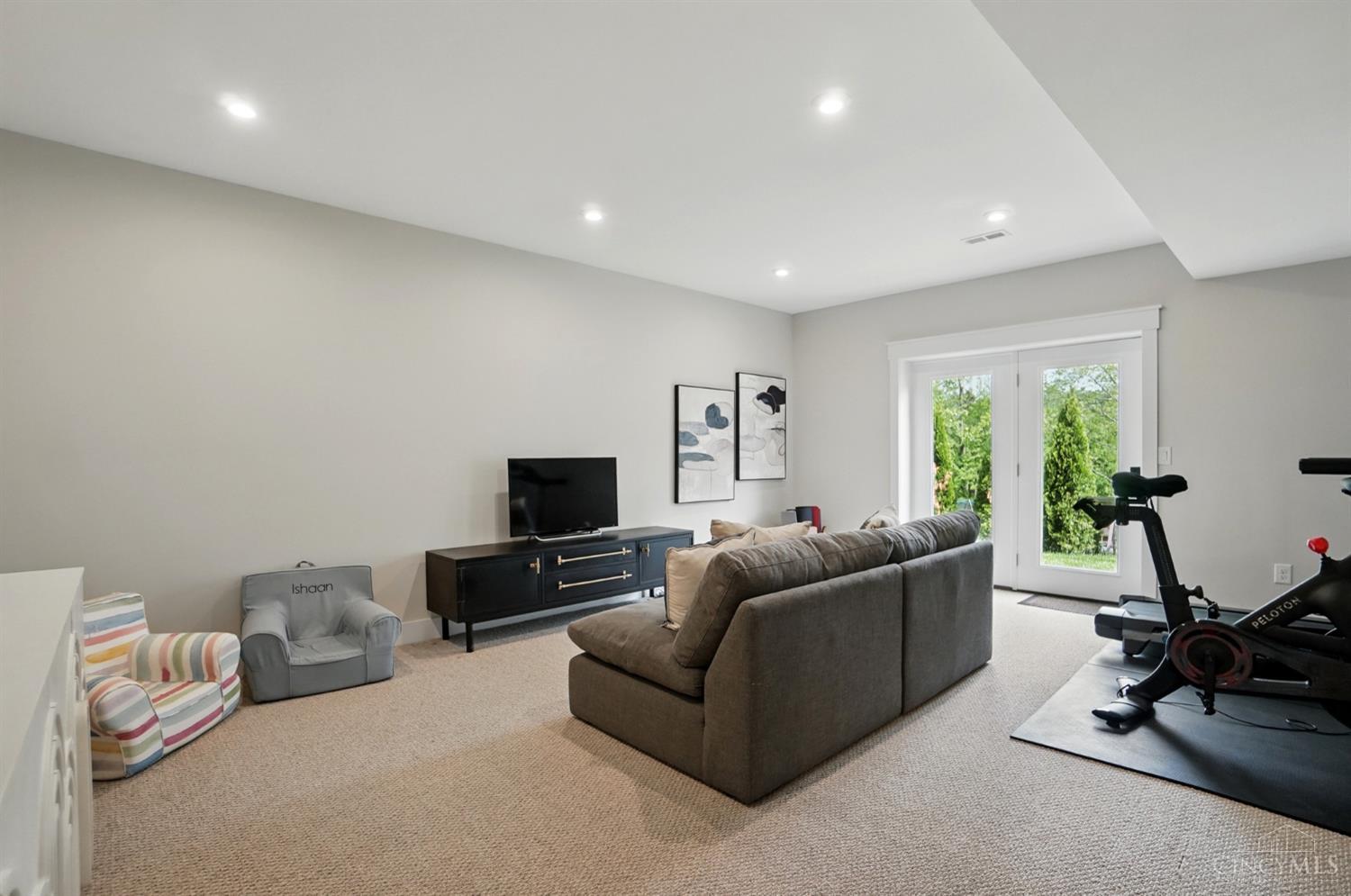 7202 Treetop Lane