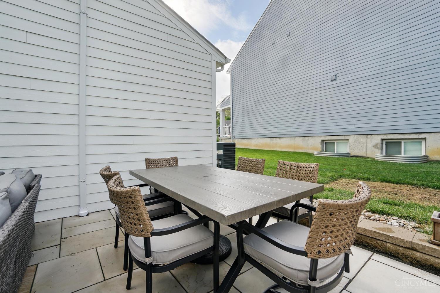 7202 Treetop Lane