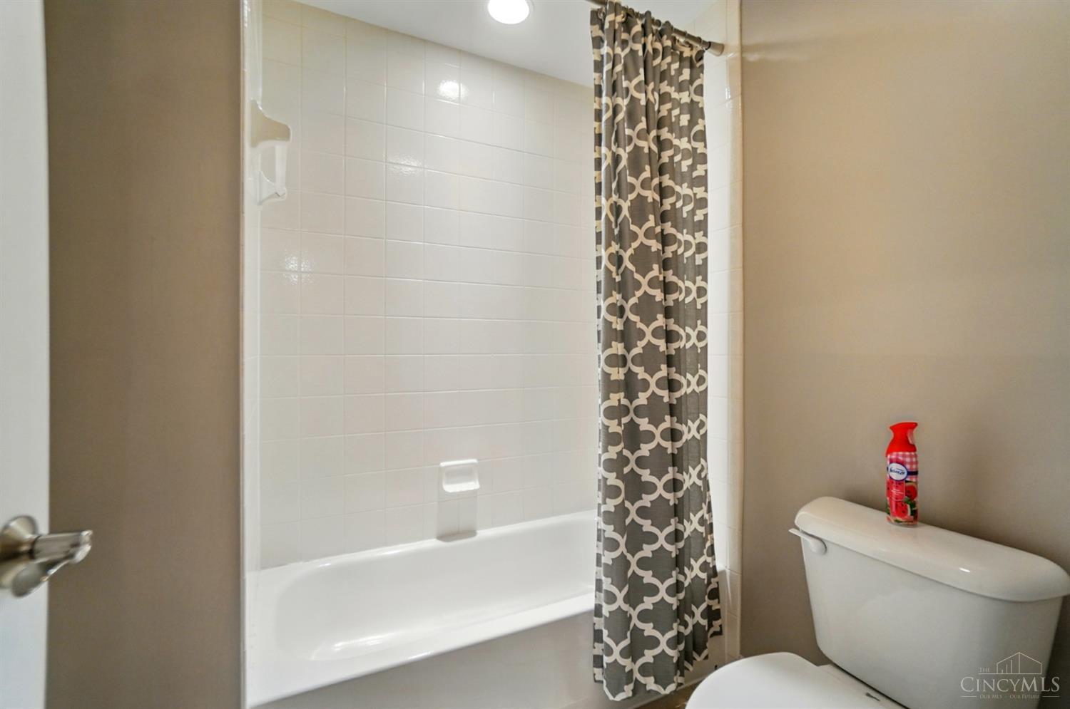 6109 Lancashire Trail