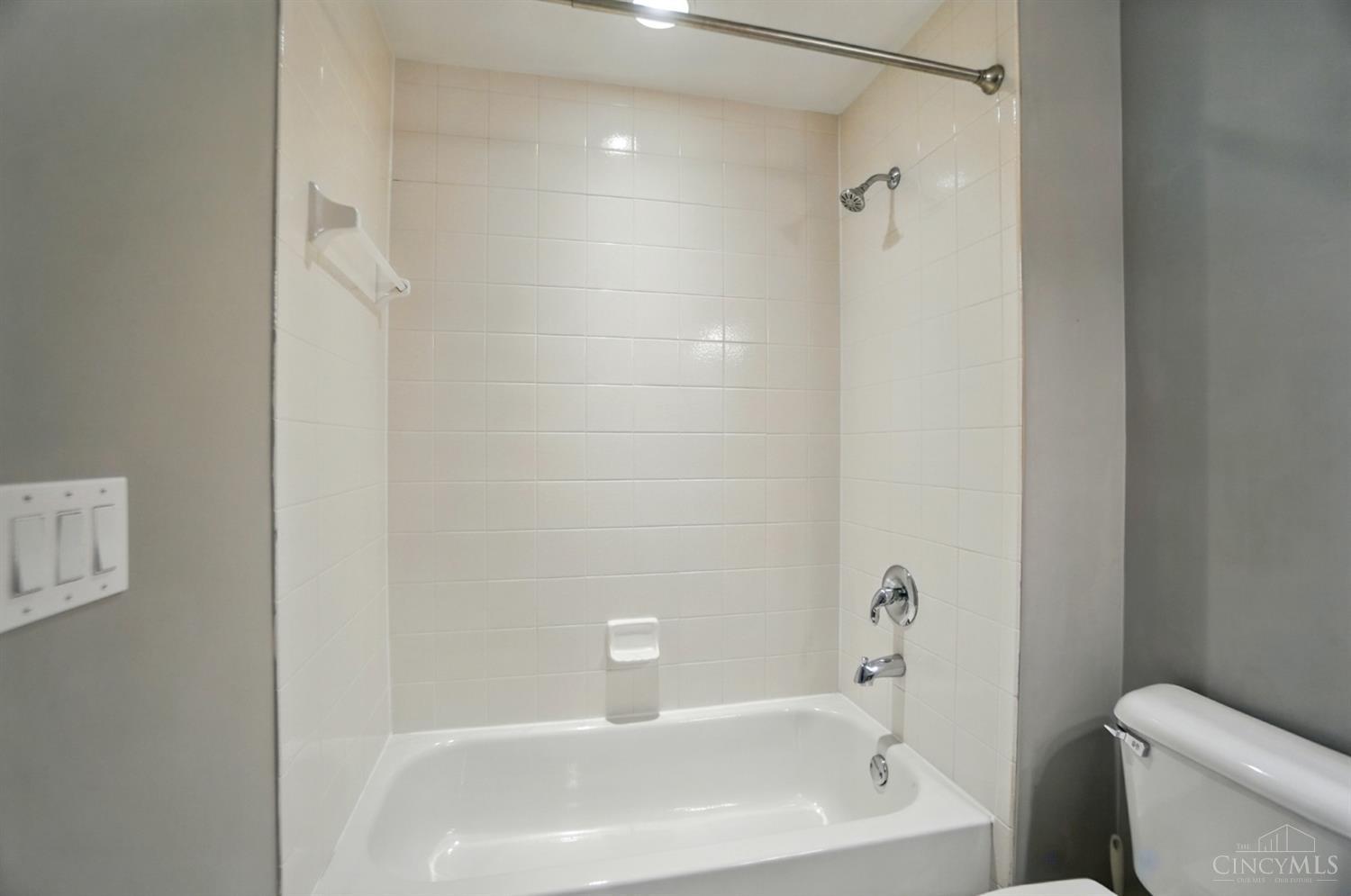 6109 Lancashire Trail