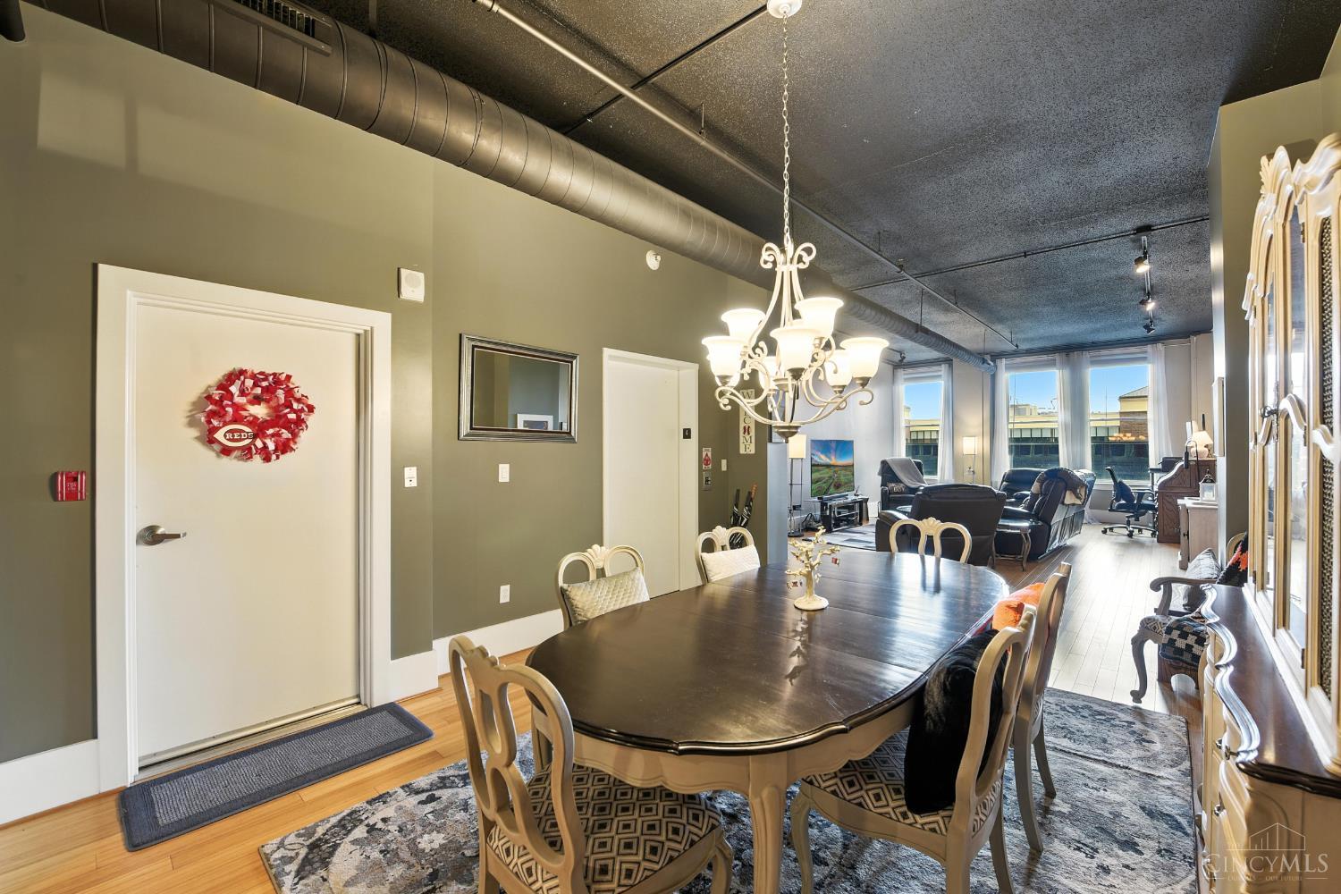 18 E Fourth Street 401