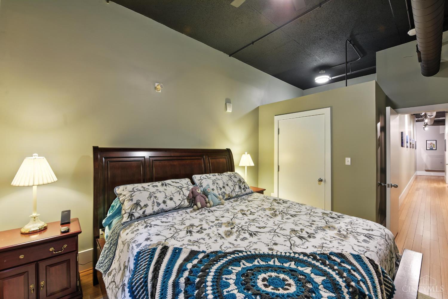 18 E Fourth Street 401