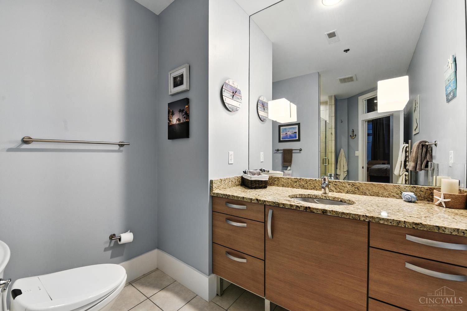 18 E Fourth Street 401