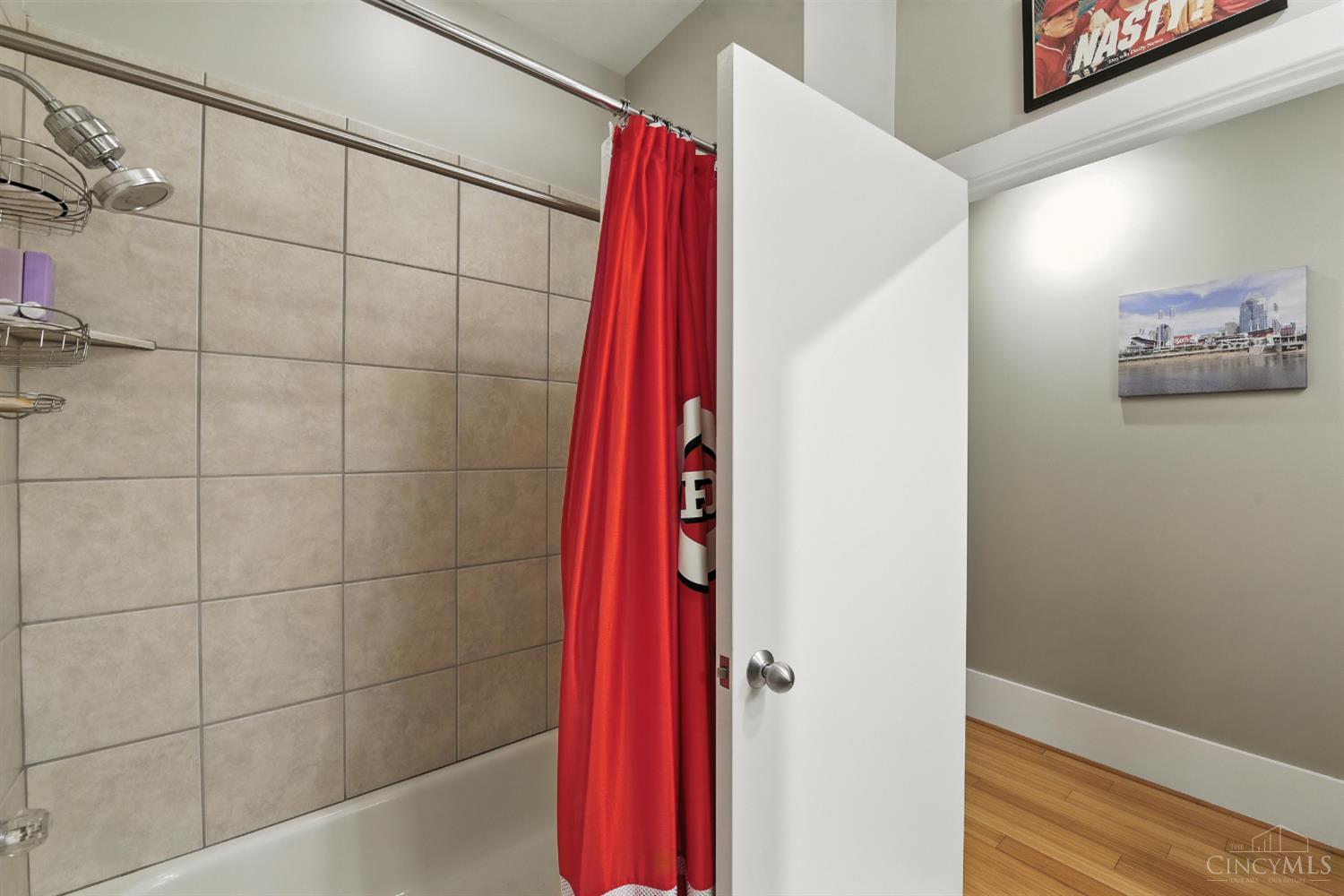 18 E Fourth Street 401