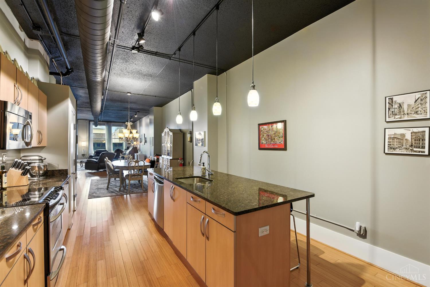 18 E Fourth Street 401