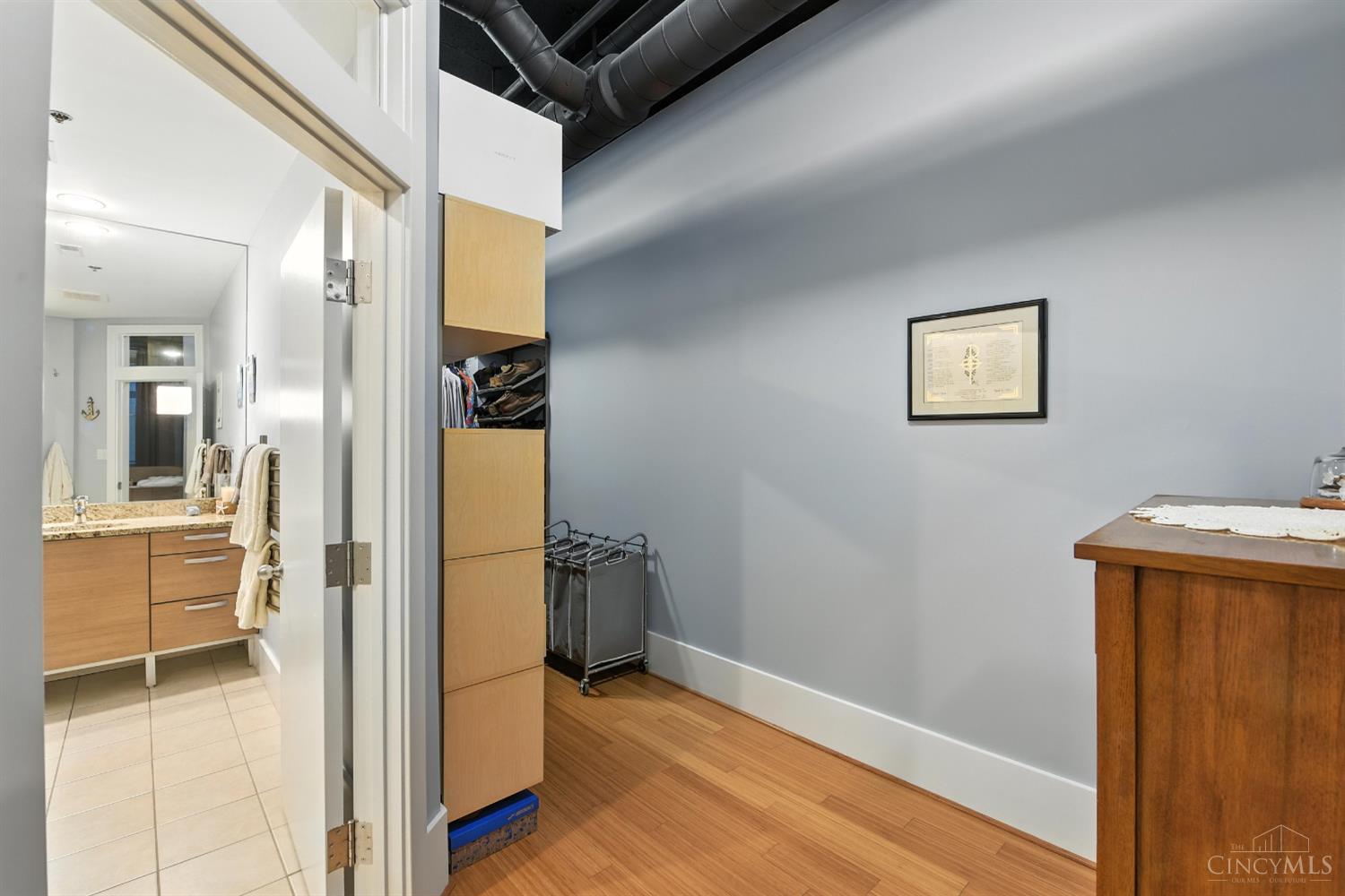 18 E Fourth Street 401