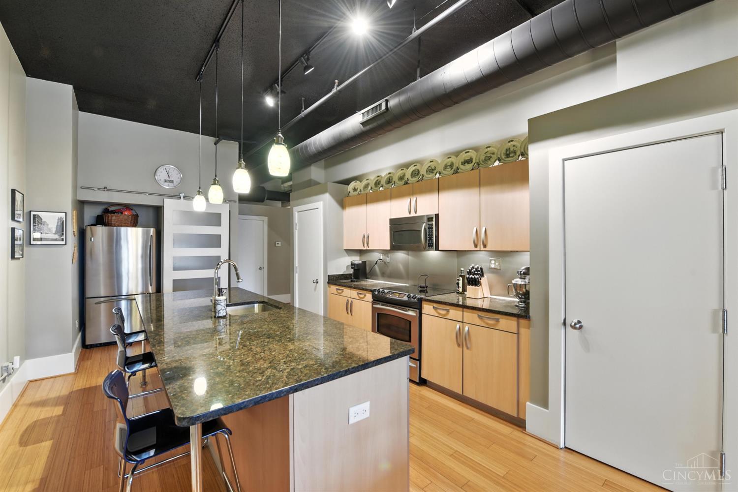 18 E Fourth Street 401