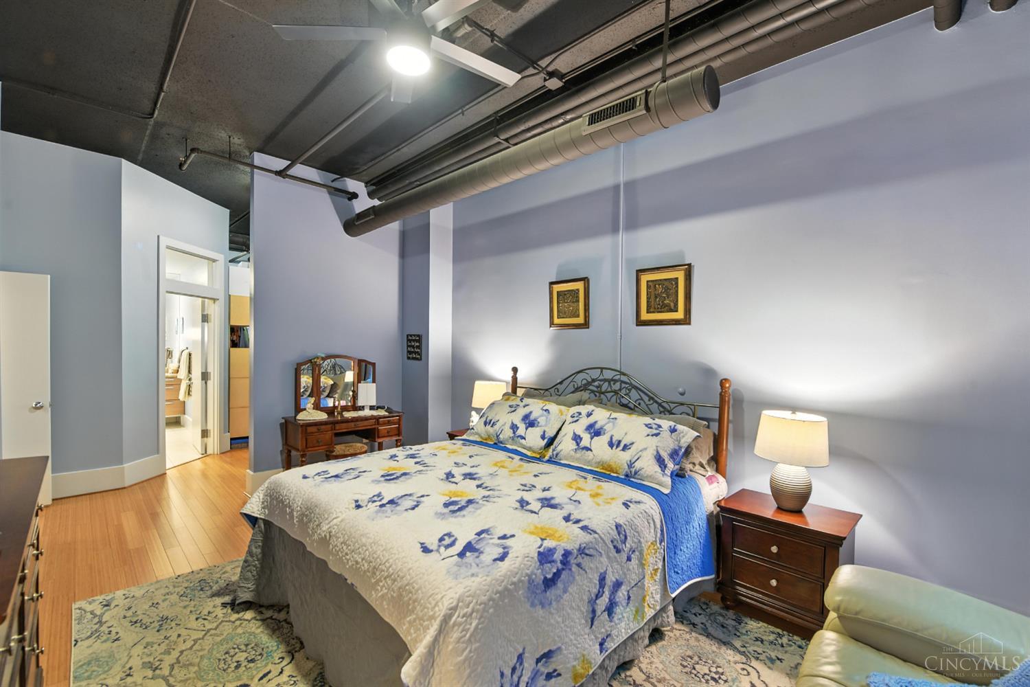 18 E Fourth Street 401