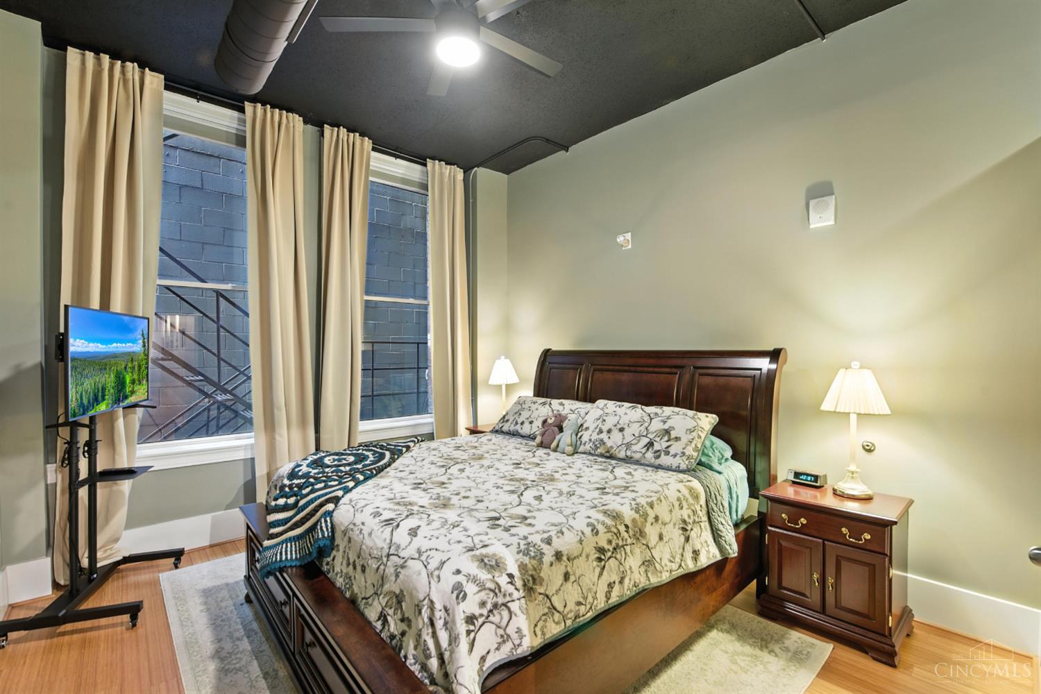 18 E Fourth Street 401