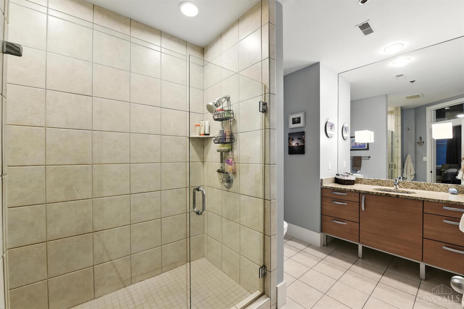 18 E Fourth Street 401