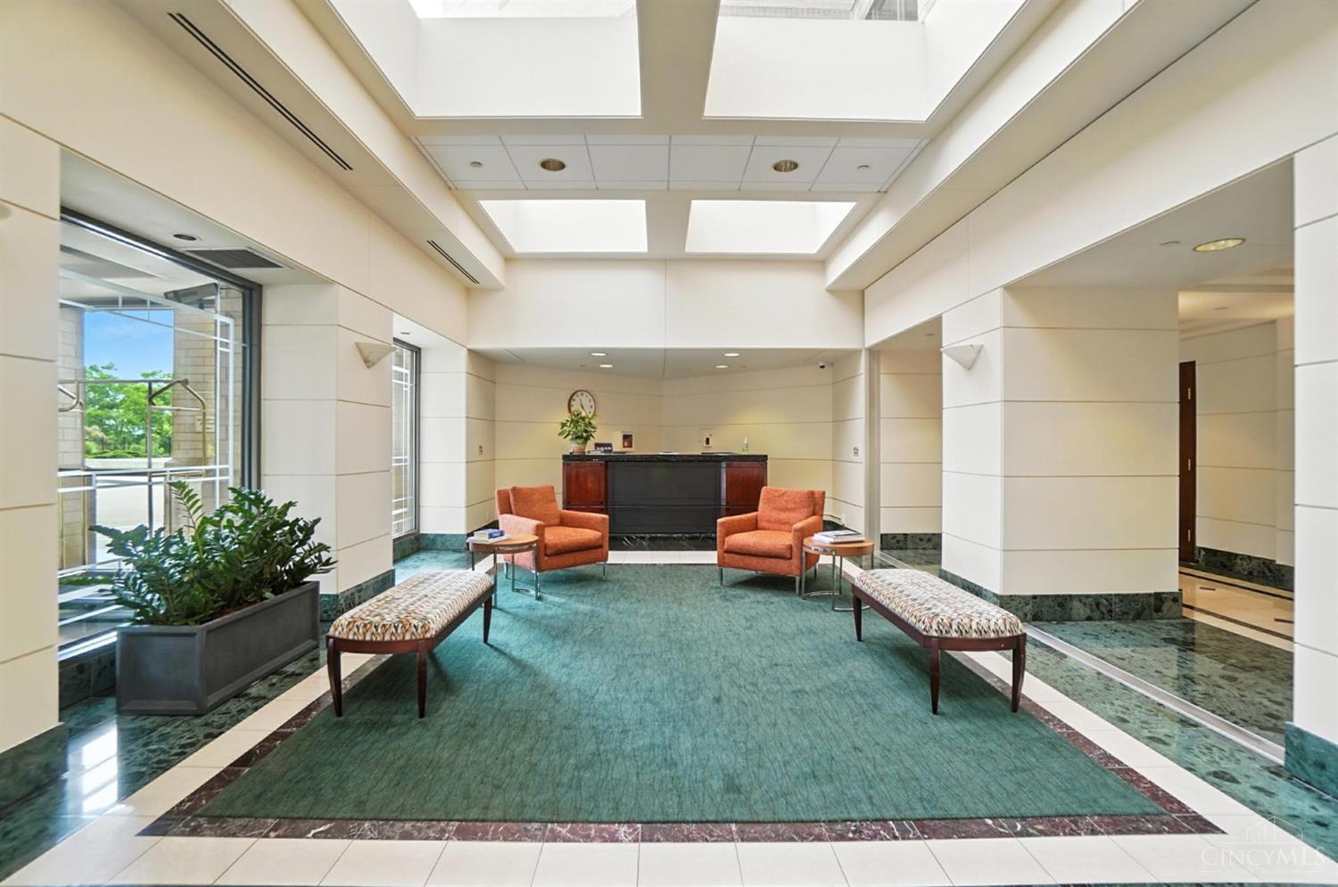 1201 Edgecliff Place 1091