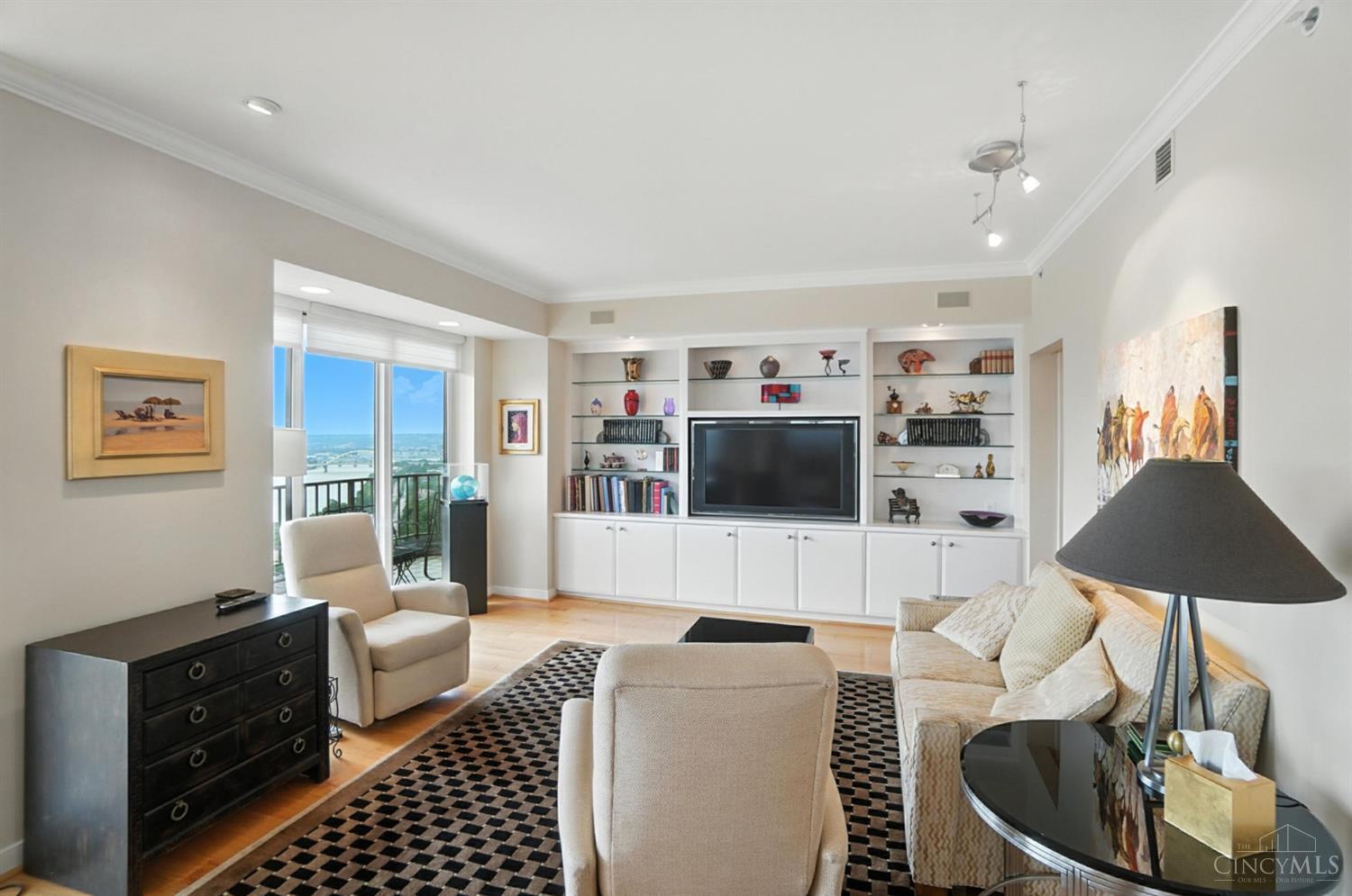 1201 Edgecliff Place 1091