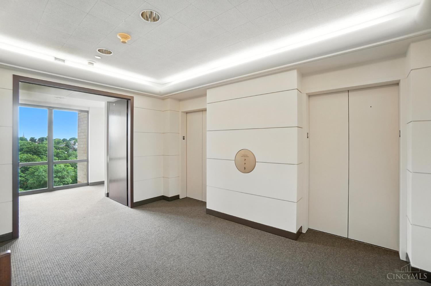 1201 Edgecliff Place 1091