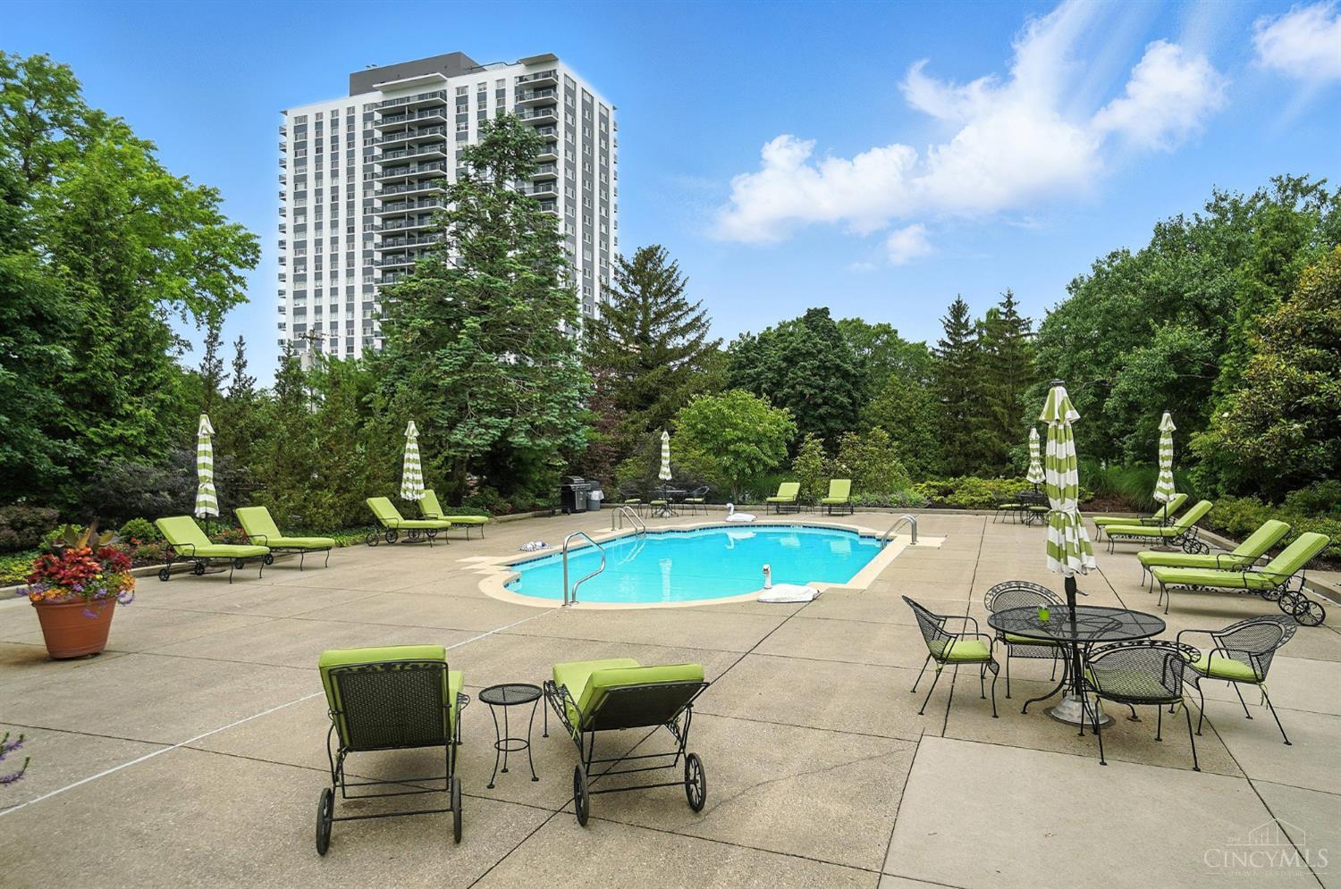 1201 Edgecliff Place 1091