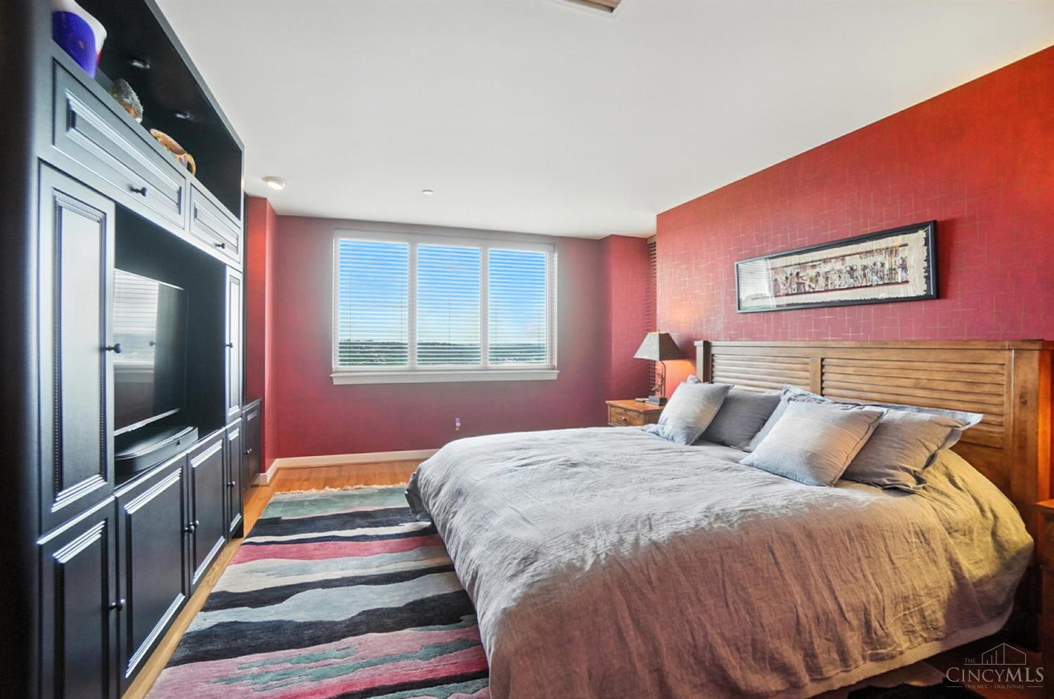 1201 Edgecliff Place 1091