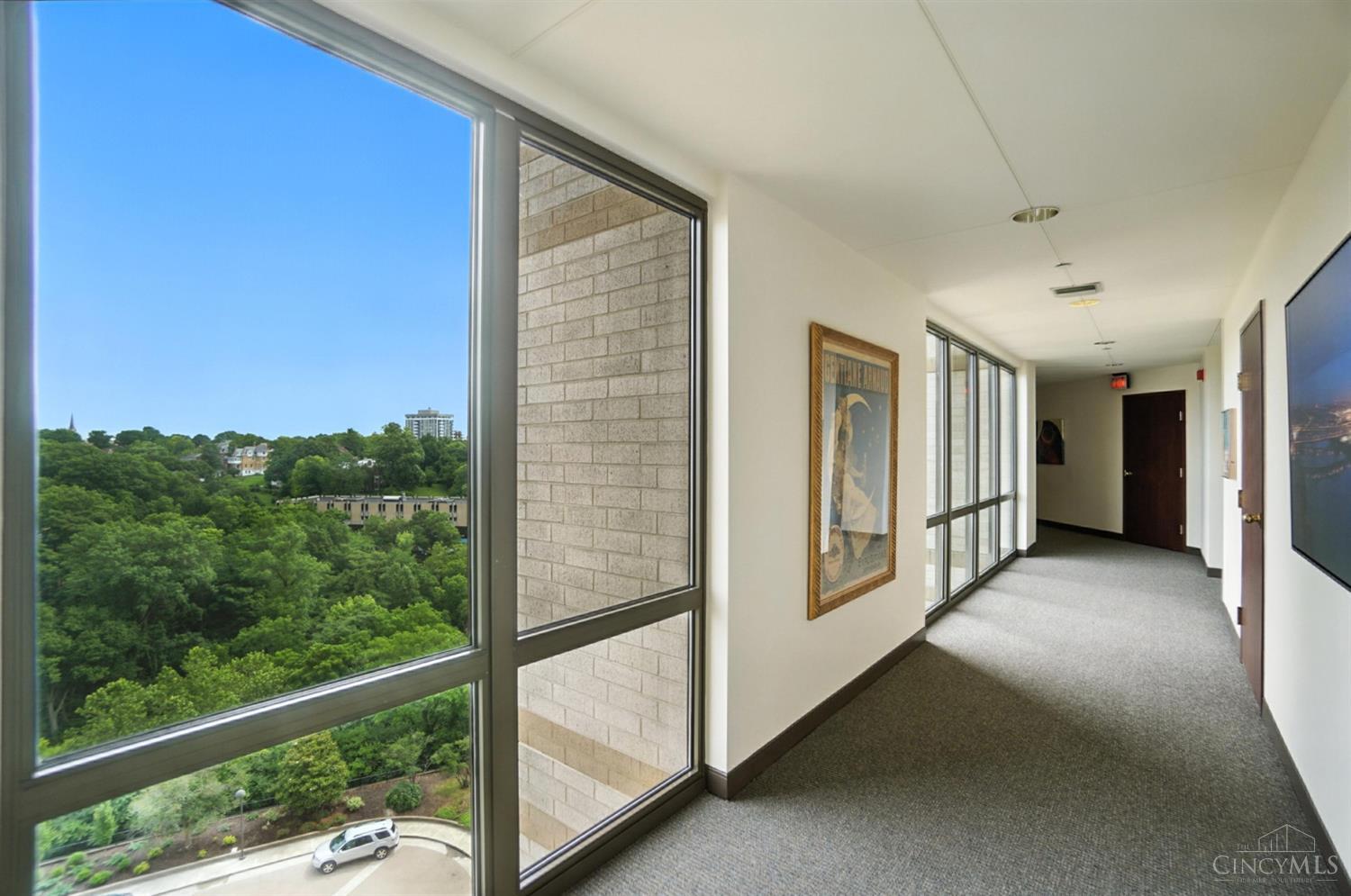 1201 Edgecliff Place 1091