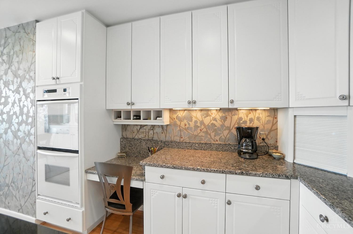 1201 Edgecliff Place 1091