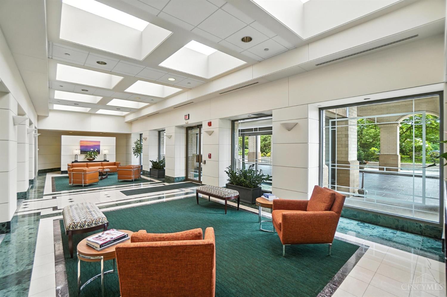 1201 Edgecliff Place 1091
