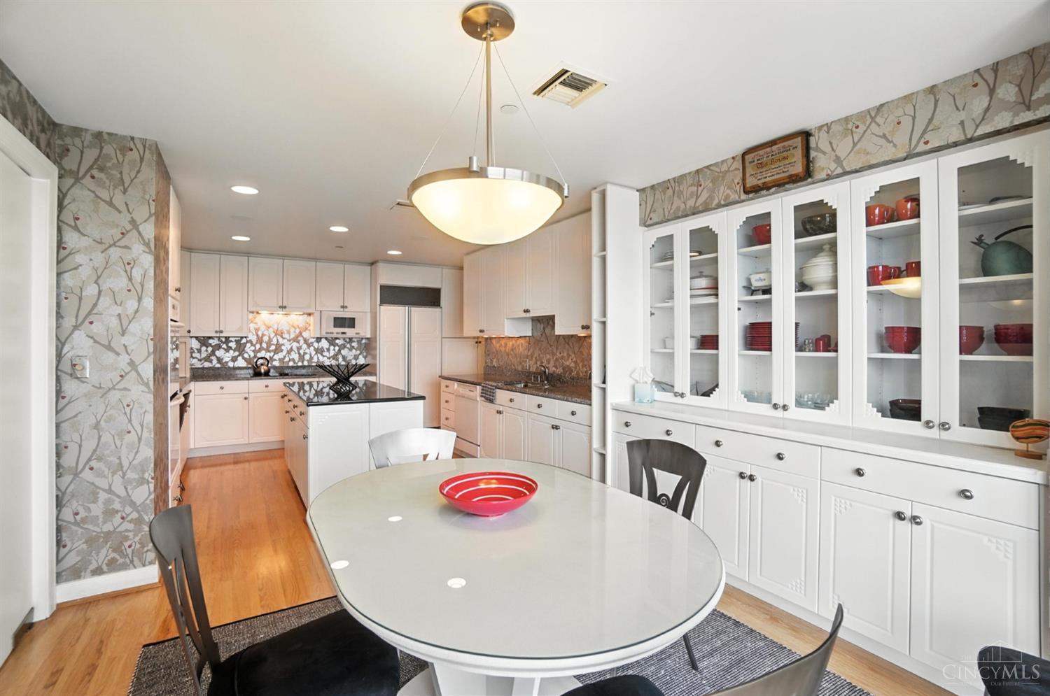 1201 Edgecliff Place 1091