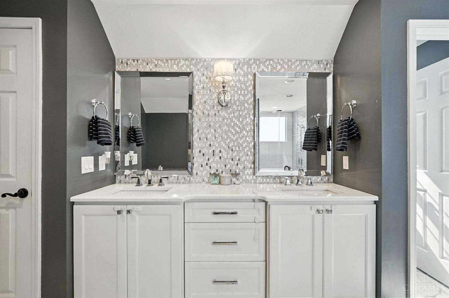 6913 Oleander Court