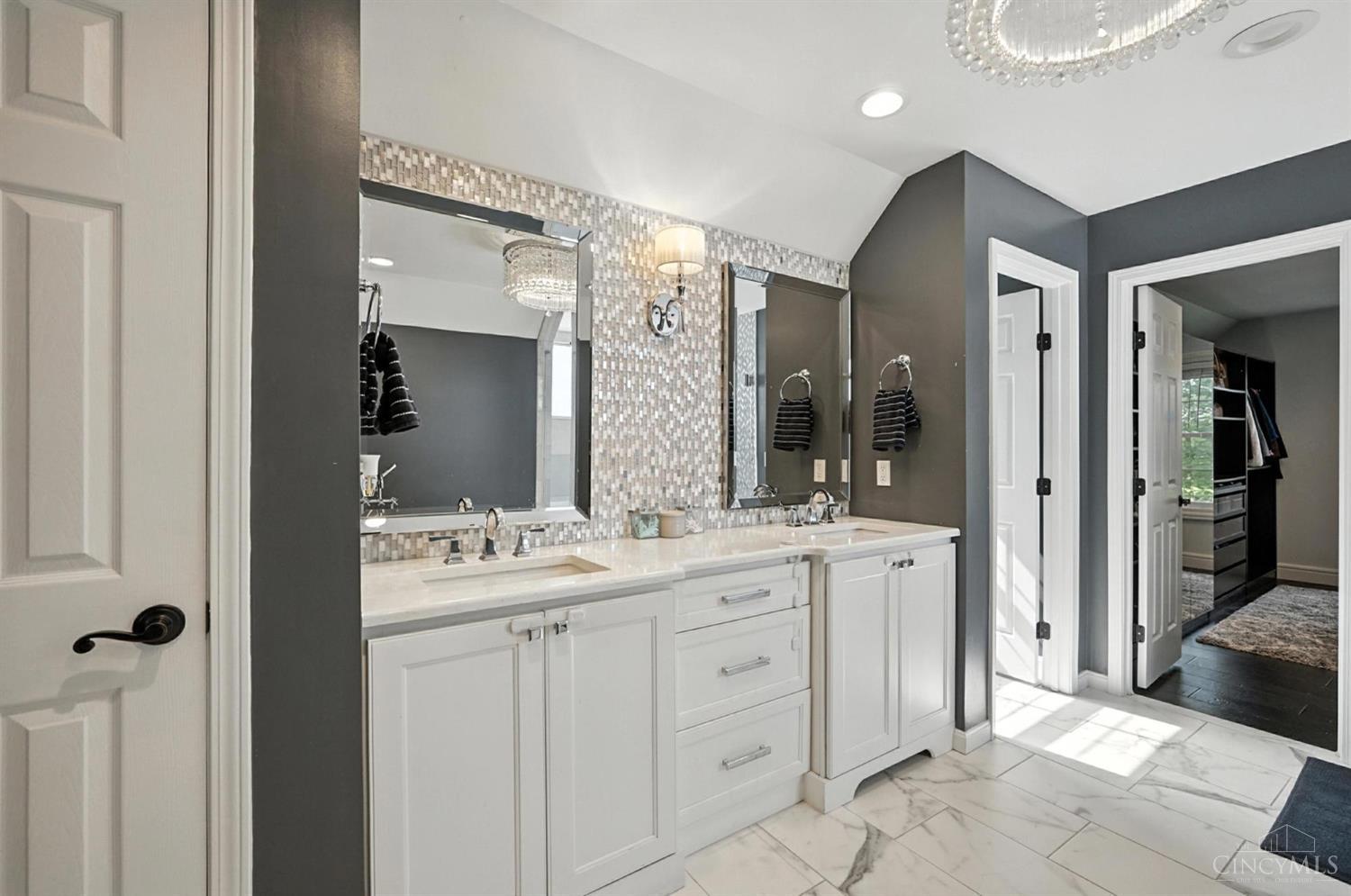 6913 Oleander Court