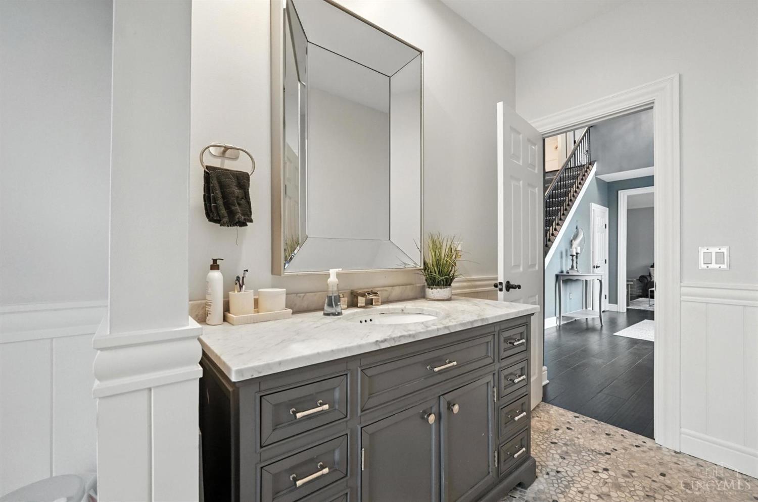 6913 Oleander Court