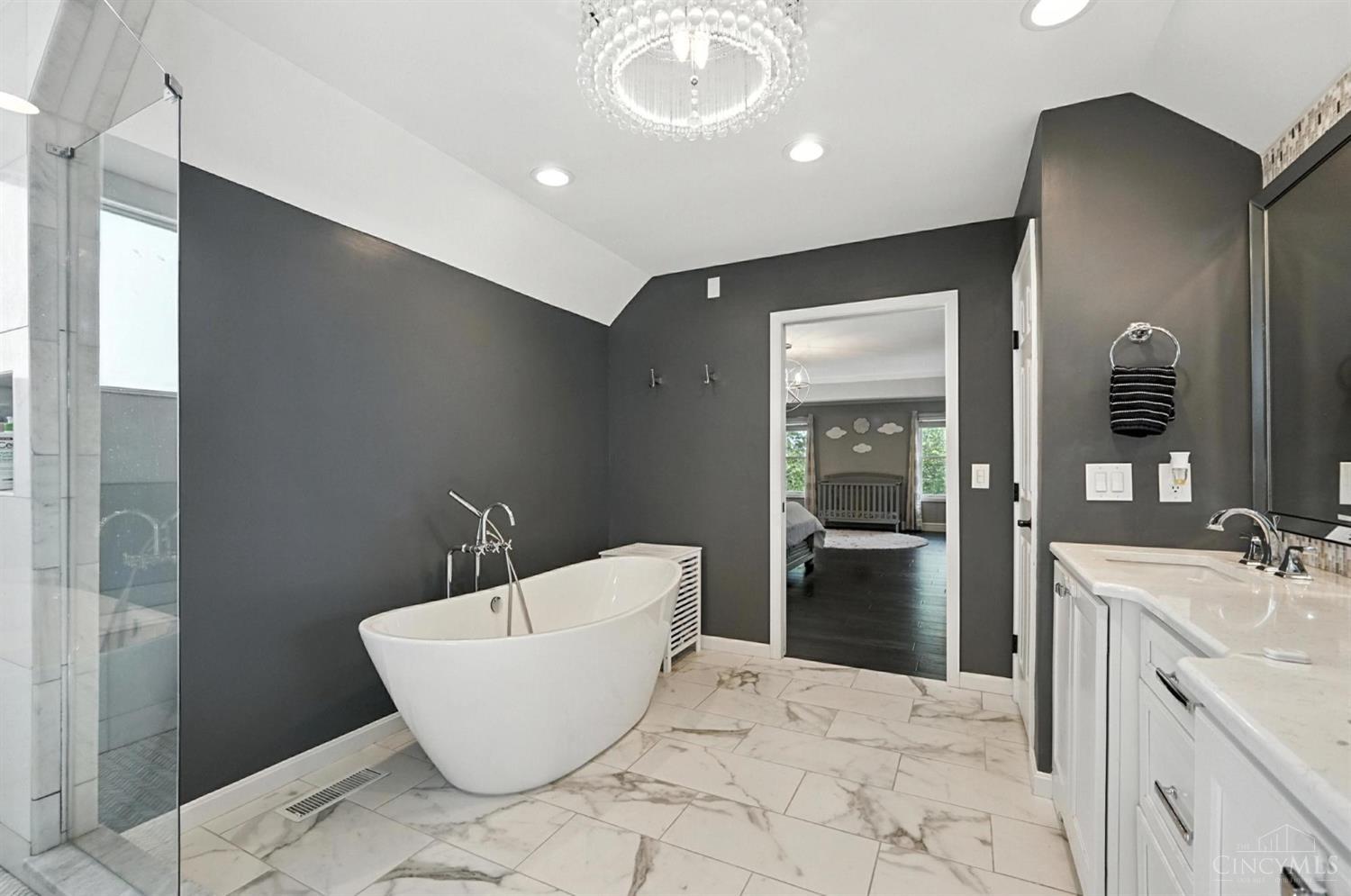 6913 Oleander Court