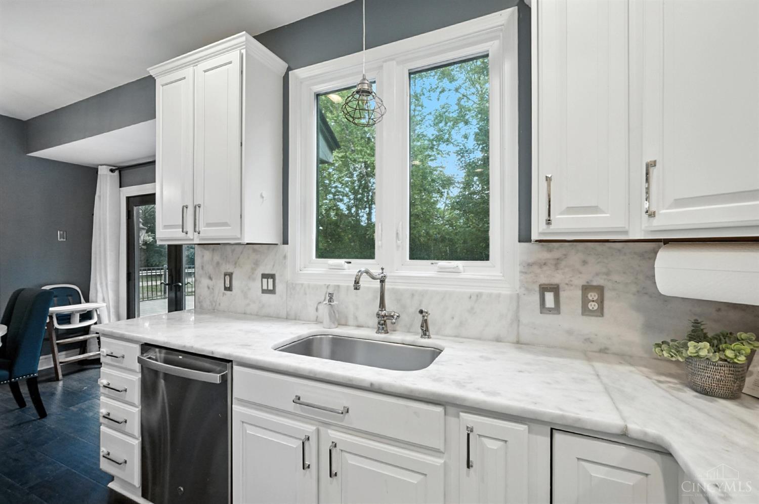 6913 Oleander Court