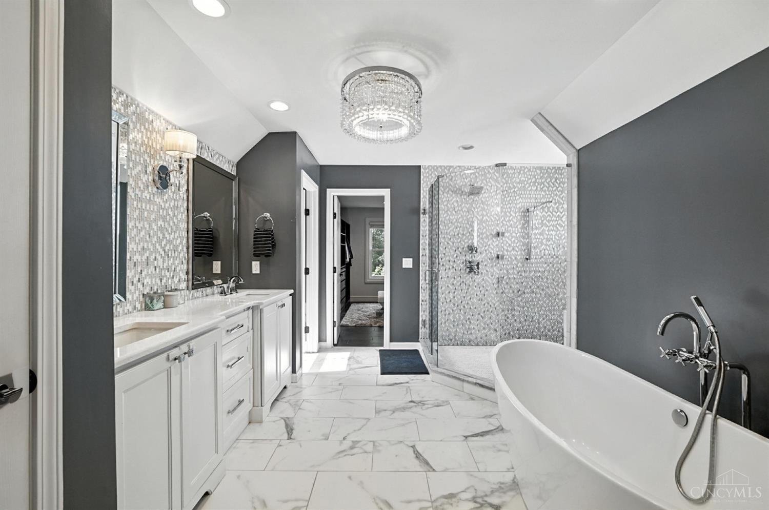 6913 Oleander Court