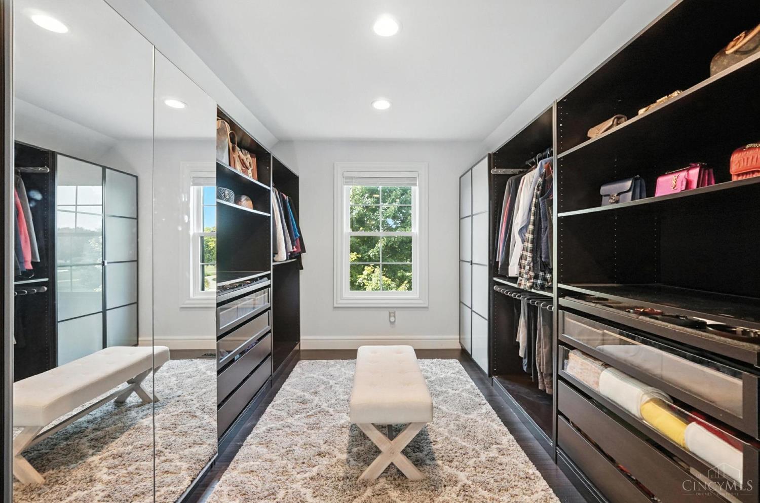 6913 Oleander Court