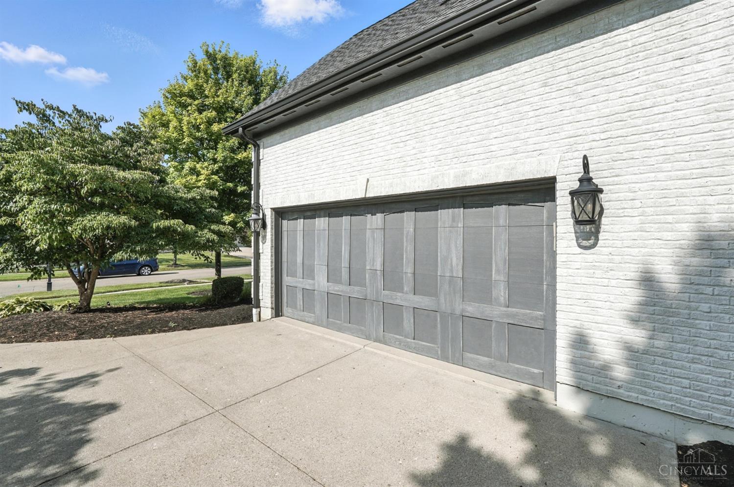 6913 Oleander Court