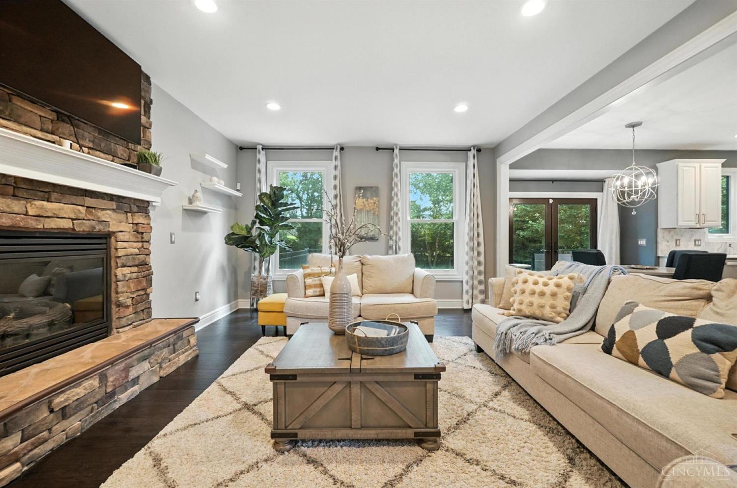 6913 Oleander Court
