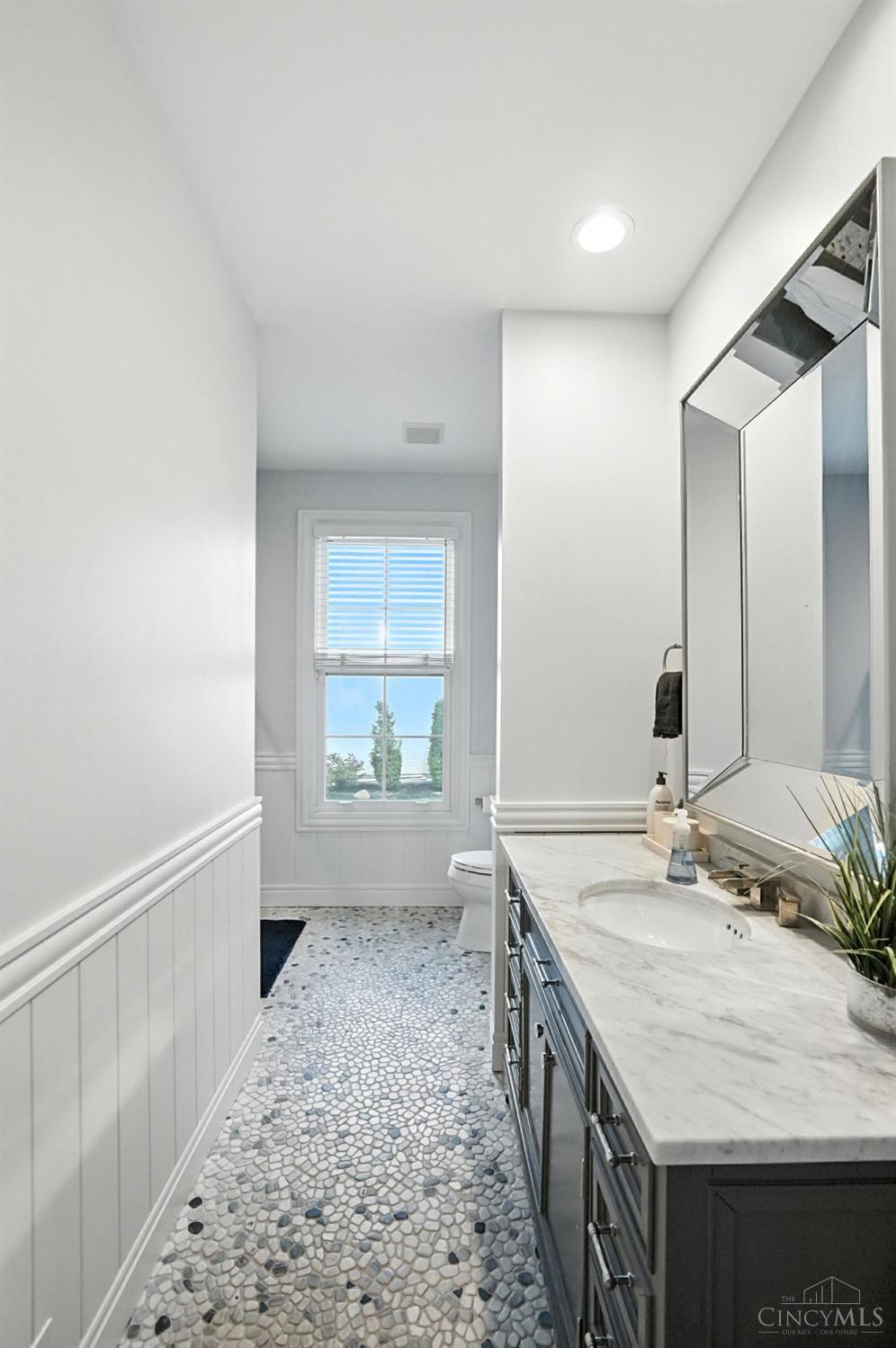 6913 Oleander Court