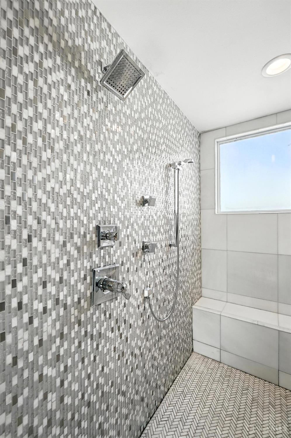 6913 Oleander Court