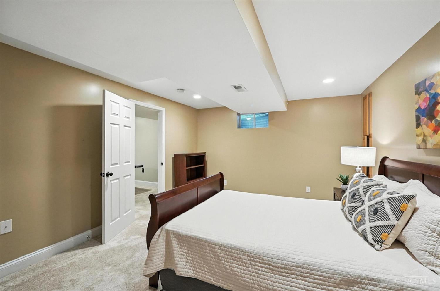 6913 Oleander Court