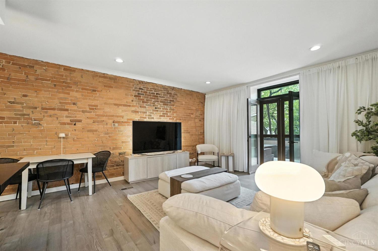 412 Liberty Hill 1B